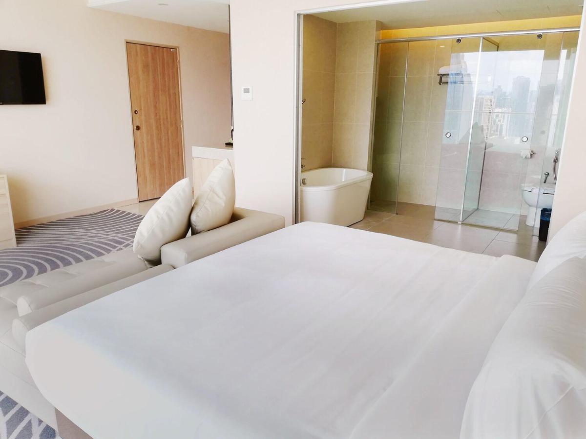 Upper View Regalia Hotel Kuala Lumpur Exterior foto